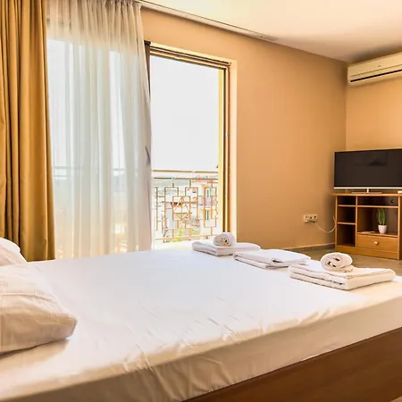 Views Guest house *