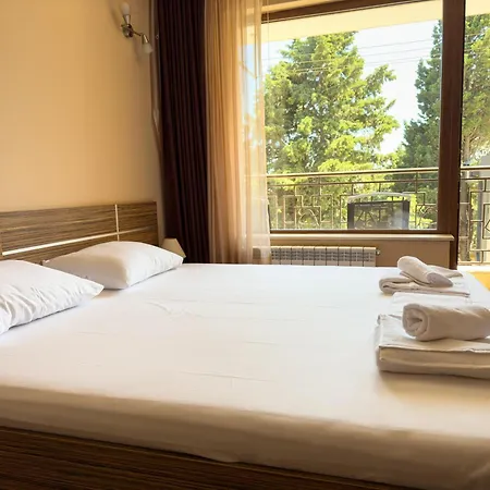 Views Guest house *